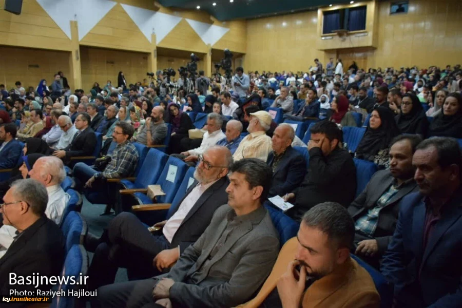 گزارش تصویری از اختتامیه بیست و هفتمین جشنواره بین المللی تئاتر کودک و نوجوان همدان
عکس ها از  راضیه حاجیلویی - خبرگزاری بسیج / سری دوم