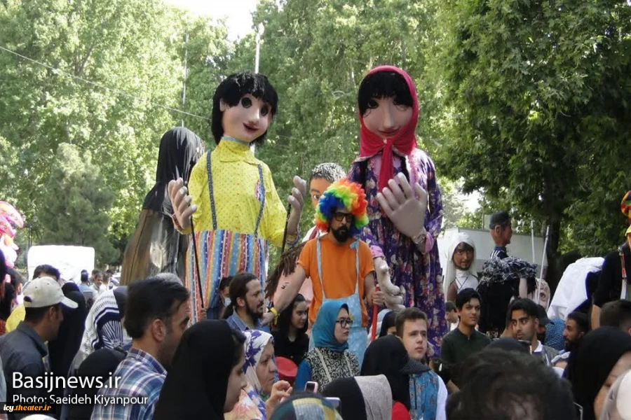 گزارش تصویری از افتتاحیه بیست و هفتمین جشنواره بین المللی تئاتر کودک و نوجوان همدان
عکس ها از  سعیده کیان پور - خبرگزاری بسیج / سری اول