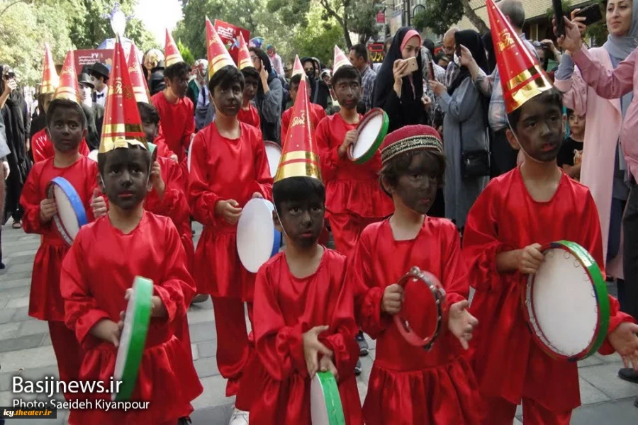 گزارش تصویری از افتتاحیه بیست و هفتمین جشنواره بین المللی تئاتر کودک و نوجوان همدان
عکس ها از  سعیده کیان پور - خبرگزاری بسیج / سری دوم