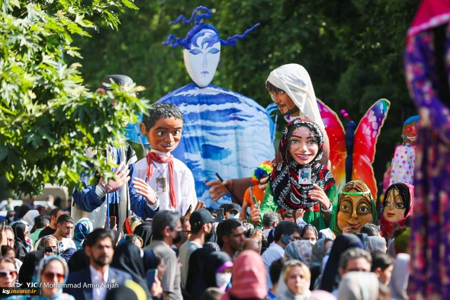 گزارش تصویری از افتتاحیه بیست و هفتمین جشنواره بین المللی تئاتر کودک و نوجوان همدان
عکس ها از  محمد امین نجفی - باشگاه خبرنگاران جوان