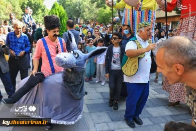 گزارش تصویری از افتتاحیه بیست و هفتمین جشنواره بین المللی تئاتر کودک و نوجوان همدان
عکس ها از  مهدی کلوندی - خبرگزاری فارس