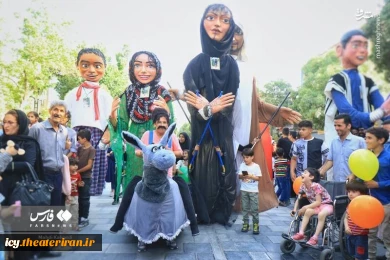 گزارش تصویری از افتتاحیه بیست و هفتمین جشنواره بین المللی تئاتر کودک و نوجوان همدان
عکس ها از  مهدی کلوندی - خبرگزاری فارس