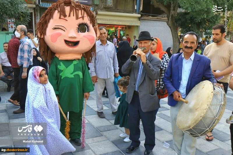 گزارش تصویری از افتتاحیه بیست و هفتمین جشنواره بین المللی تئاتر کودک و نوجوان همدان
عکس ها از  مهدی کلوندی - خبرگزاری فارس