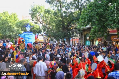 گزارش تصویری از افتتاحیه بیست و هفتمین جشنواره بین المللی تئاتر کودک و نوجوان همدان
عکس ها از  مهدی کلوندی - خبرگزاری فارس