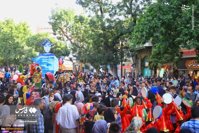 گزارش تصویری از افتتاحیه بیست و هفتمین جشنواره بین المللی تئاتر کودک و نوجوان همدان
عکس ها از  مهدی کلوندی - خبرگزاری فارس