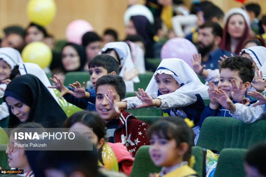 گزارش تصویری از افتتاحیه بیست و چهارمین جشنواره بین المللی تئاتر کودک و نوجوان همدان
عکس ها از پوریا پاکیزه - خبرگزاری ایسنا