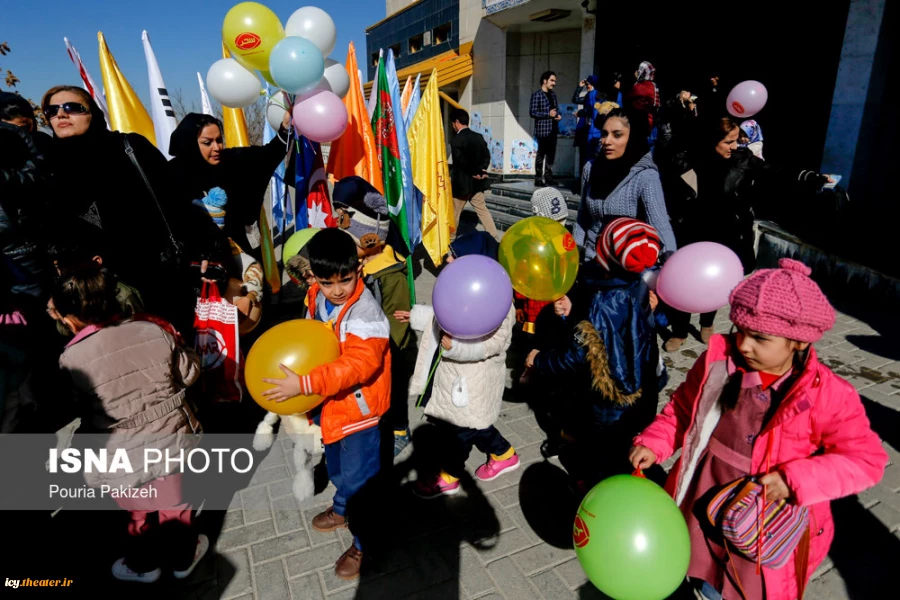 گزارش تصویری از افتتاحیه بیست و چهارمین جشنواره بین المللی تئاتر کودک و نوجوان همدان
عکس ها از پوریا پاکیزه - خبرگزاری ایسنا