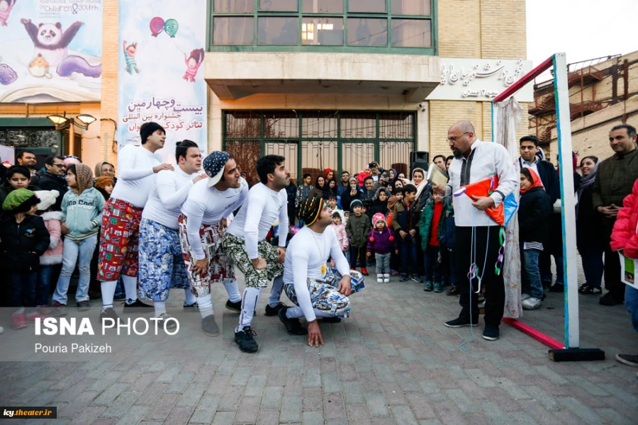 گزارش تصویری از اجرای نمایش های بیست و چهارمین جشنواره بین المللی تئاتر کودک و نوجوان همدان
عکس ها از پوریا پاکیزه - خبرگزاری ایسنا / سری اول
