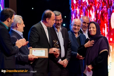 گزارش تصویری از اختتامیه بیست و چهارمین جشنواره بین المللی تئاتر کودک و نوجوان همدان
عکس ها از  محمد امین نجفی - باشگاه خبرنگاران جوان