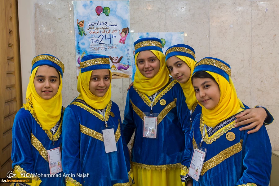 گزارش تصویری از افتتاحیه بیست و هفتمین جشنواره بین المللی تئاتر کودک و نوجوان همدان
عکس ها از  محمد امین نجفی - باشگاه خبرنگاران جوان