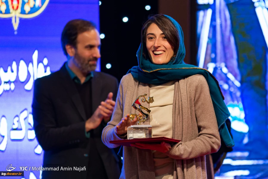 گزارش تصویری از اختتامیه بیست و چهارمین جشنواره بین المللی تئاتر کودک و نوجوان همدان
عکس ها از  محمد امین نجفی - باشگاه خبرنگاران جوان