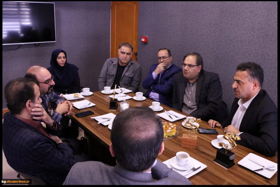 در دیدار نماینده مردم همدان در مجلس شورای اسلامی از دبیرخانه مطرح شد؛
شتاب چرخ‌های جشنواره تئاتر کودک و نوجوان در همدان تندتر شد/ برگزاری افتتاحیه به یاد شهدای کودک غزه  4