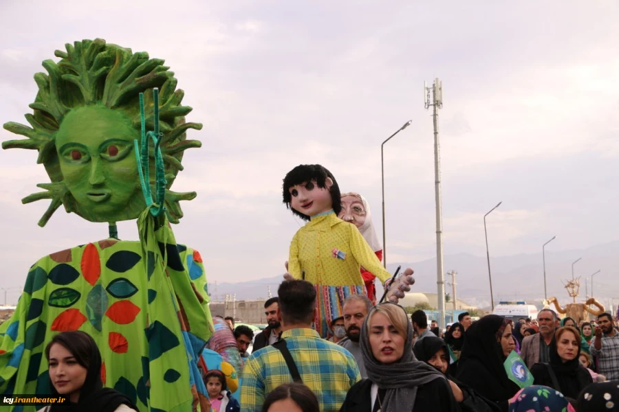 گزارش تصویری از مراسم افتتاحیه بیست و نهمین جشنواره بین‌المللی تئاتر کودک و نوجوان همدان - سری چهارم/ 1403/08/11
عکس ها از سعید زین العابدین و ایمان حامی خواه