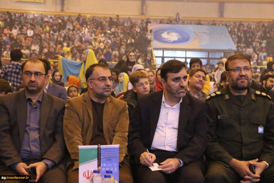 گزارش تصویری از مراسم افتتاحیه بیست و نهمین جشنواره بین‌المللی تئاتر کودک و نوجوان همدان - سری چهارم/ 1403/08/11
عکس ها از سعید زین العابدین و ایمان حامی خواه