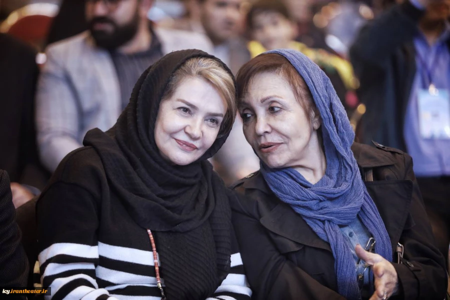 گزارش تصویری از مراسم افتتاحیه بیست و نهمین جشنواره بین‌المللی تئاتر کودک و نوجوان همدان - سری پنجم / 1403/08/11
عکس ها از سعید زین العابدین و ایمان حامی خواه