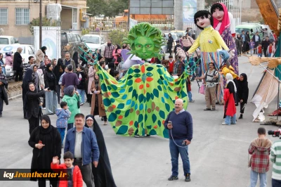 آغاز ضیافت باشکوه تئاتری ها در پایتخت تاریخ و تمدن
چراغ بیست‌ونهمین جشنواره بین‌المللی تئاتر کودک و نوجوان روشن شد/همدان از امروز میزبان یکی از پر چهره‌ترین رویداد های نمایشی کشور است