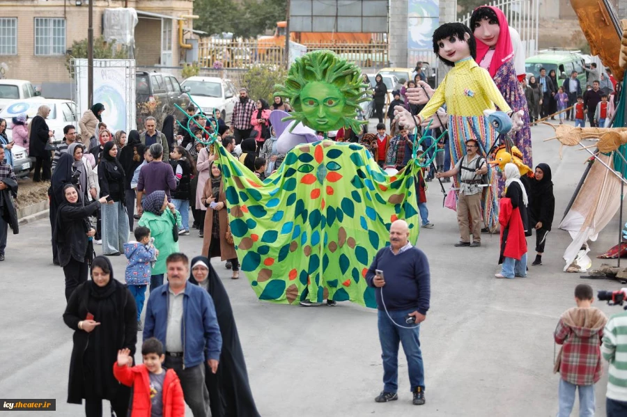آغاز ضیافت باشکوه تئاتری ها در پایتخت تاریخ و تمدن
چراغ بیست‌ونهمین جشنواره بین‌المللی تئاتر کودک و نوجوان روشن شد/همدان از امروز میزبان یکی از پر چهره‌ترین رویداد های نمایشی کشور است 2