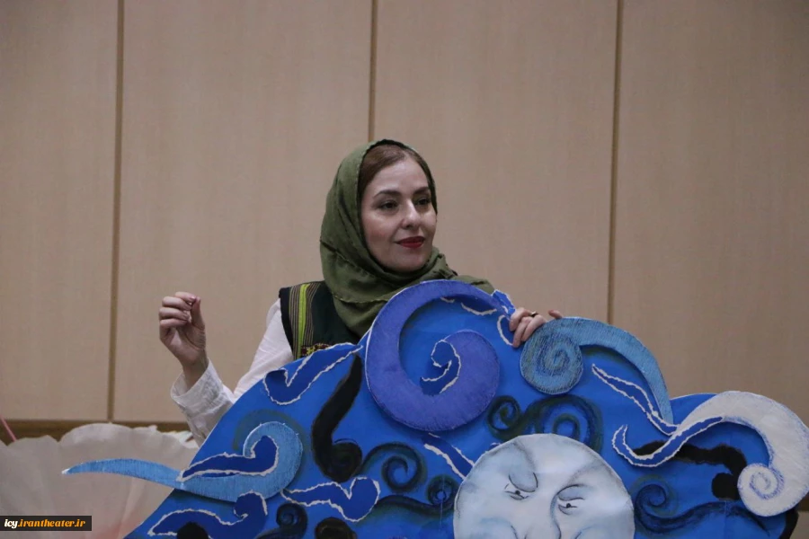 گزارش تصویری از کارگاه های آموزشی جشنواره بین‌المللی تئاتر کودک و نوجوان با حضور داود کیانیان و بهارک بابک /سالن کنفرانس تالار قرآن - 1401/08/12