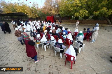 گزارش تصویری استقبال از نمایش خیابانی «خواستگاری مبارک » به کارگردانی و نویسندگی : رومینا خواجه نژاد 
 محوطه مجتمع عین القضات / شنبه 1403/08/12