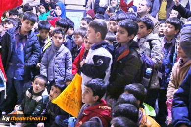 گزارش تصویری از استقبال مخاطبان همدانی از نمایش های دومین روز بیست و نهمین جشنواره بین‌المللی تئاتر کودک و نوجوان همدان 
 عکس ها از  سعید زین العابدینی