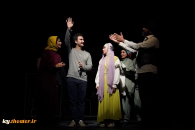 نمایش «افسانه مندرآوردی حوشن و فورتی»- عکس: سمانه جویا /
کارگردان : امیر بهبودنیا/ تاار اصلی بوعلی سینا/ 1403/08/13