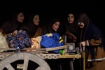 نمایش «راز پیشونی سفید »- عکس: سمانه جویا /
کارگردان : سیده معصومه زیوری حسینی پور/ پلاتو آوینی/ 1403/08/13