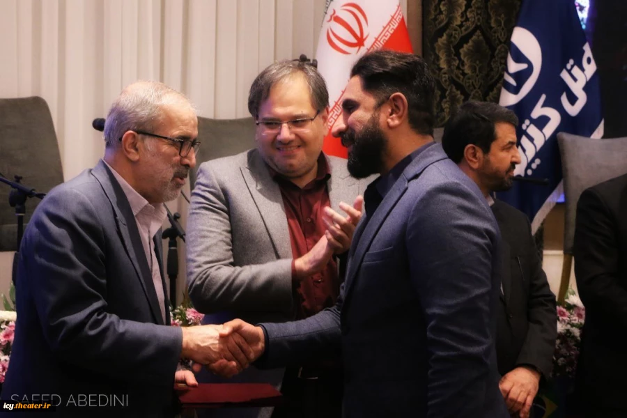 مراسم تجلیل از هنرمندان پیشکسوت ، اعضای هیات داوران و گروه های خارجی شرکت کننده در بیست و نهمین جشنواره بین المللی تئاتر کودک و نوجوان همدان 2