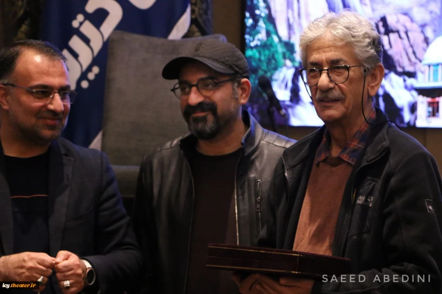 گزارش تصویری از مراسم تجلیل از هنرمندان پیشکسوت ، اعضای هیات داوران و گروه های خارجی شرکت کننده در بیست و نهمین جشنواره بین المللی تئاتر کودک و نوجوان همدان - 1403/08/15 - سالن اجتماعات هتل کتیبه/ عکس از سعید عابدینی
