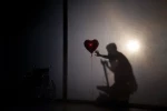 نمایش «اسکارلت و آن شب بارانی»- عکس: سمانه جویا /
کارگردان : امید نیاز/ سالن مهدیه/ 1403/08/15
