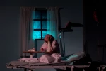 نمایش «اسکارلت و آن شب بارانی»- عکس: سمانه جویا /
کارگردان : امید نیاز/ سالن مهدیه/ 1403/08/15