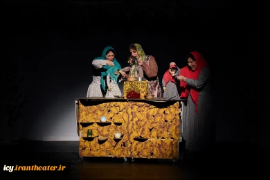 نمایش «انگشتر اسرار آمیز »- عکس: سمانه جویا /
کارگردان : میثم یوسفی / تالار فجر/ 1403/08/16