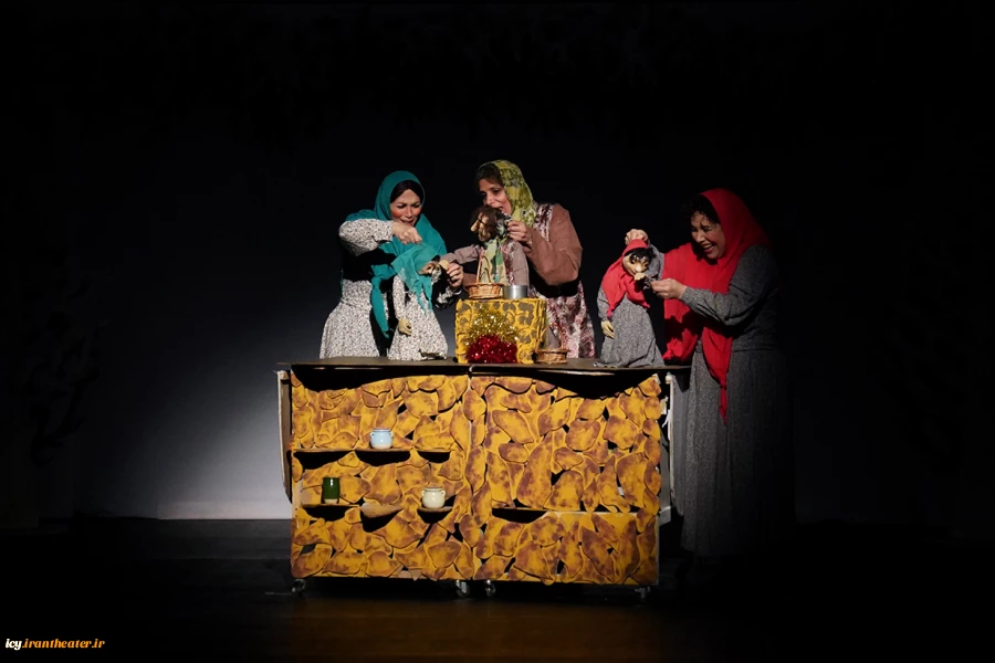 نمایش «انگشتر اسرار آمیز »- عکس: سمانه جویا /
کارگردان : میثم یوسفی / تالار فجر/ 1403/08/16