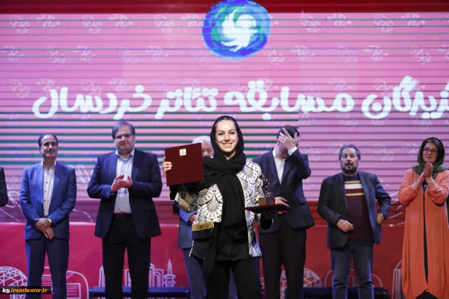 گزارش تصویری از مراسم اختتامیه بیست و نهمین جشنواره بین‌المللی تئاتر کودک و نوجوان همدان - سری دوم/ 1403/08/17
عکس ها از ایمان حامی خواه
